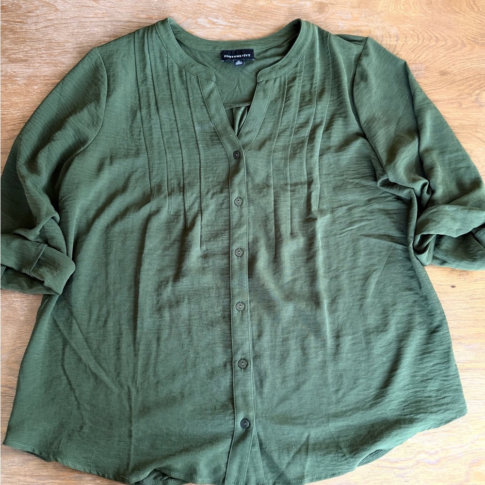 Universal Thread Olive Green Button-Front Pintuck Blouse